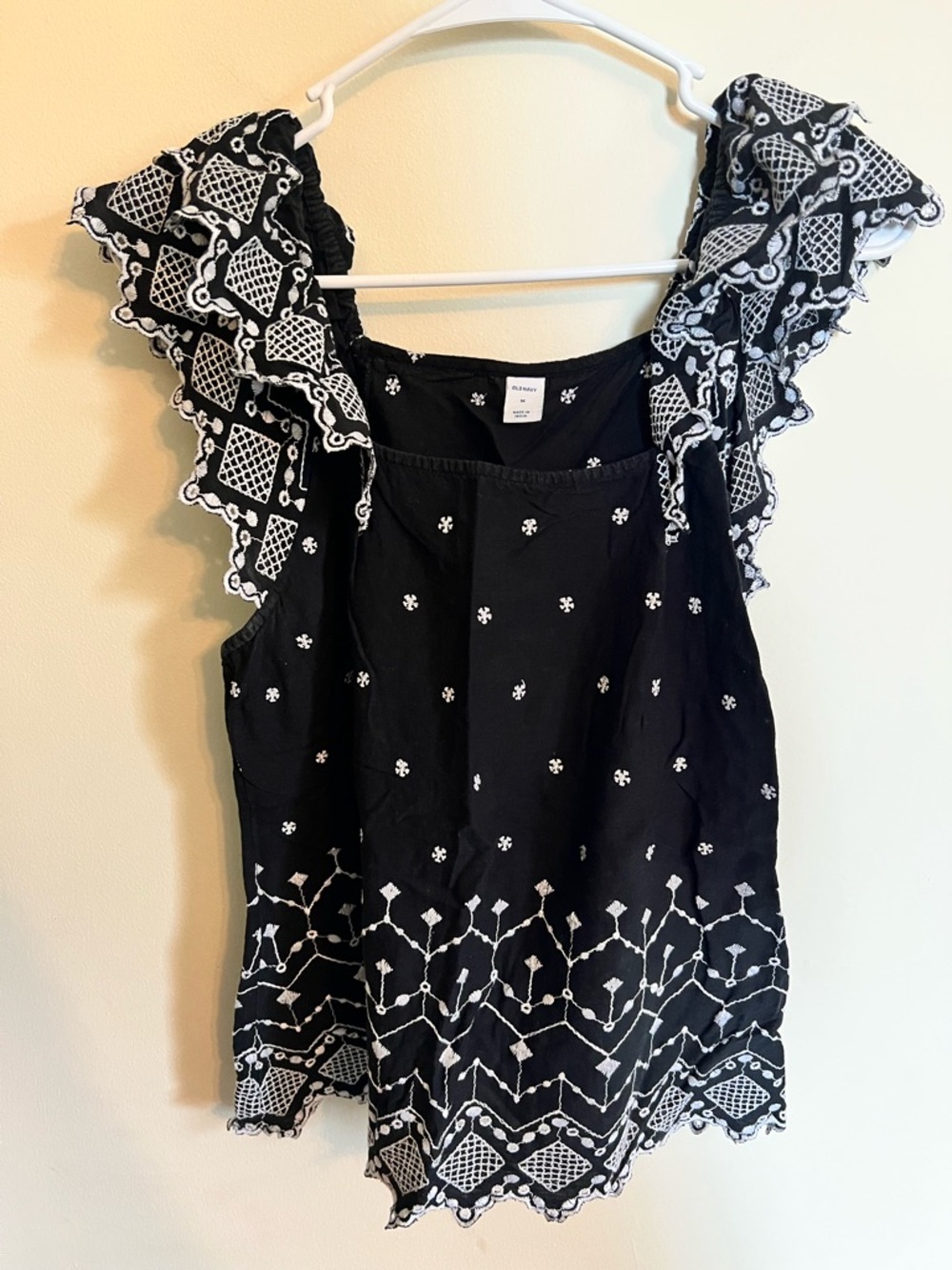 Old Navy Black Sleeveless Embroidered Ruffle-Hem Camisole